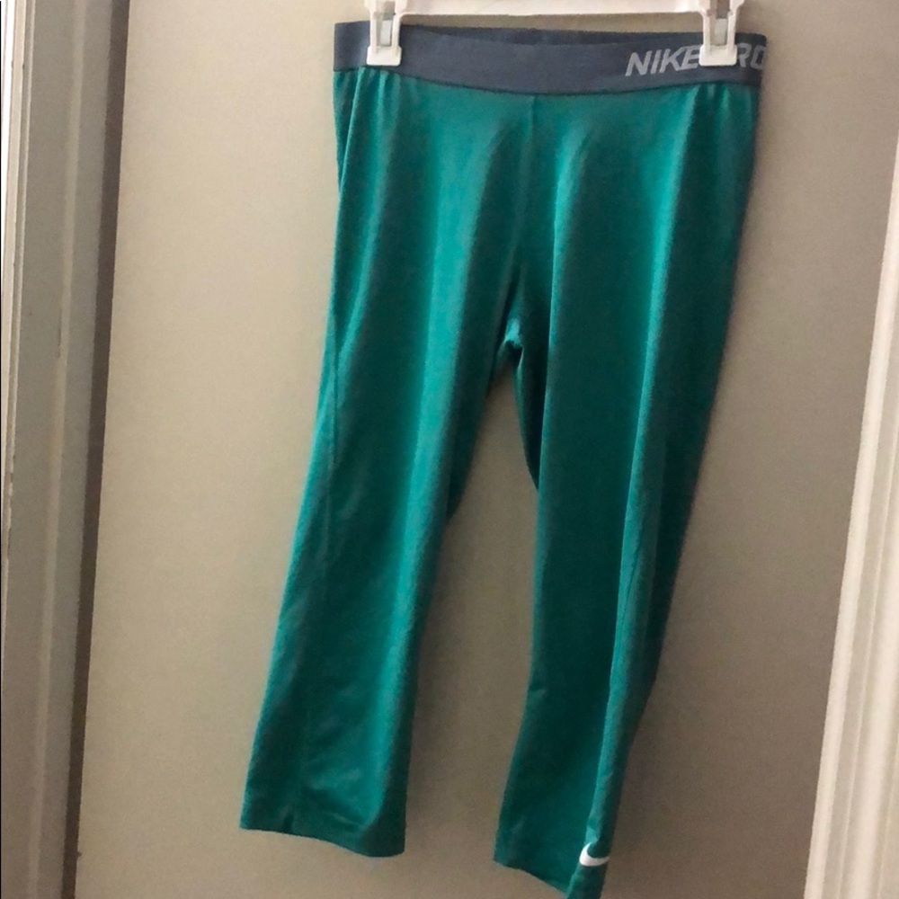 Women’s Nike Capri!